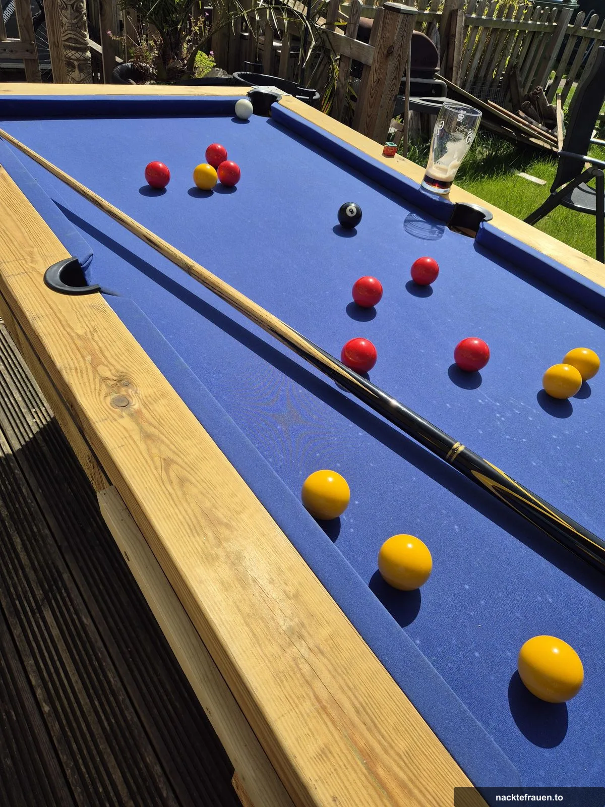 Frauen im Pool