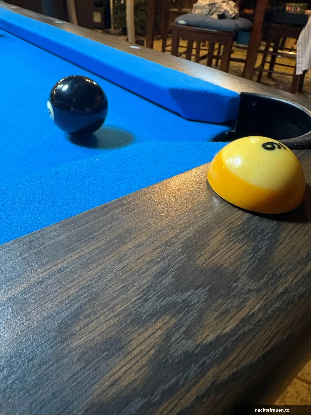 Frauen im Pool