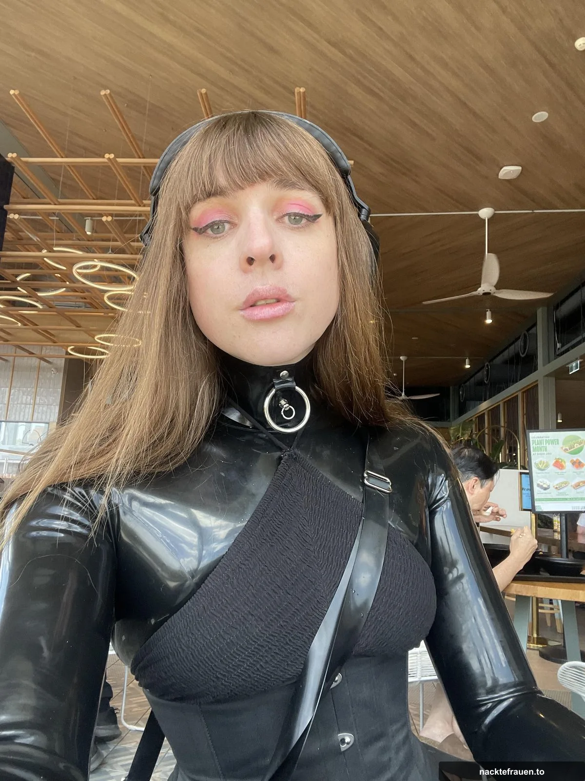 Frauen in Latex