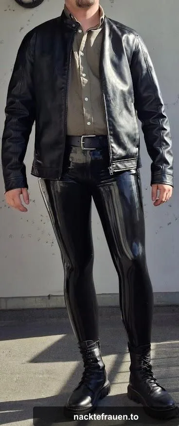 Frauen in Latex
