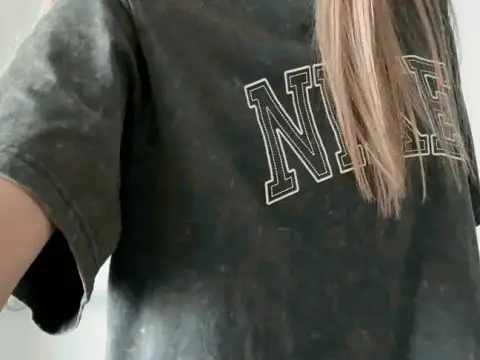 Junge Frauen (18+)